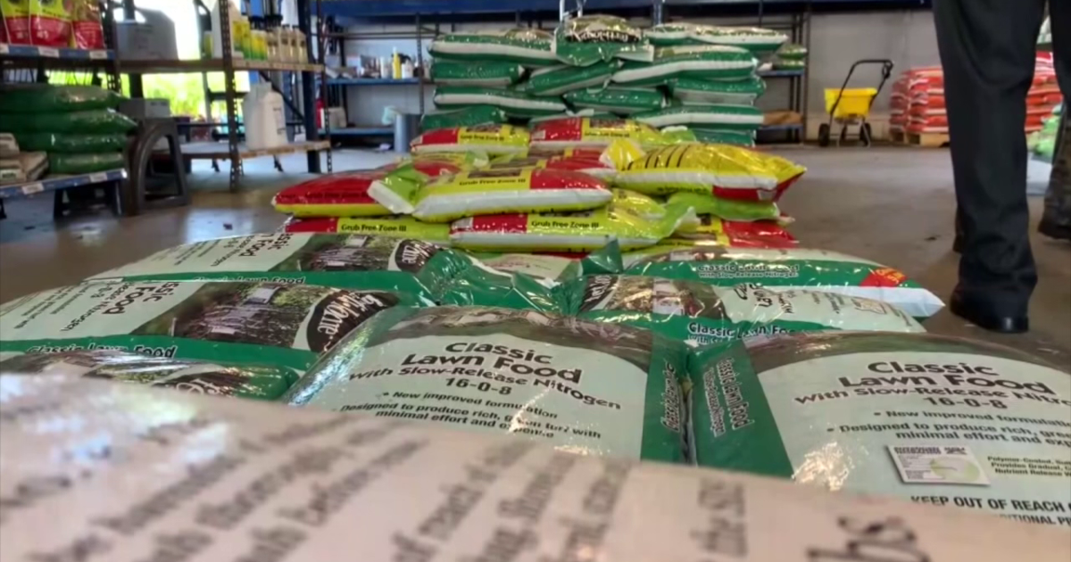 Rainy season fertilizer ban now in effect across Lee County; What homeowners need to know | Lee County