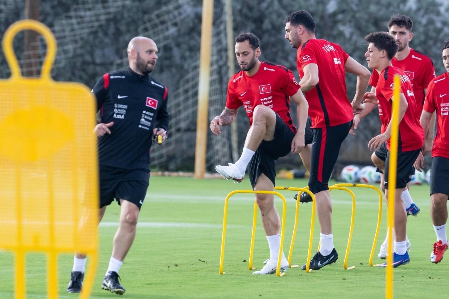Türkiyes national team holds first training session in Florida ahead of World Cup