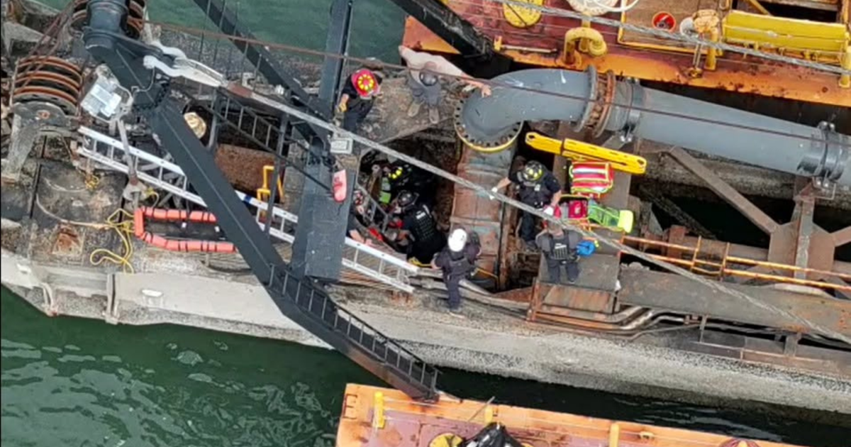 Firefighters extract man who fell while working on barge | Lee County
