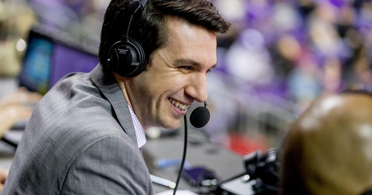 Tony Castricone, voice of the Huskies, leaving UW for Tampa Bay Buccaneers | University of Washington