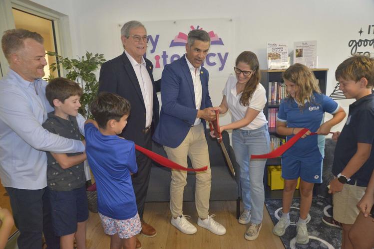 ribboncuttingone.jpg