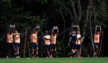 Soccer-Uruguay's flight to Miami for World Cup match delayed due to airline error