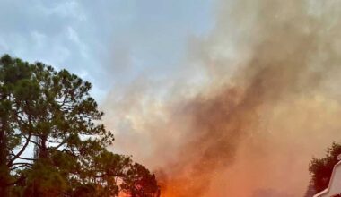 Brush fire burns 10 acres in Hobe Sound, 50% contained