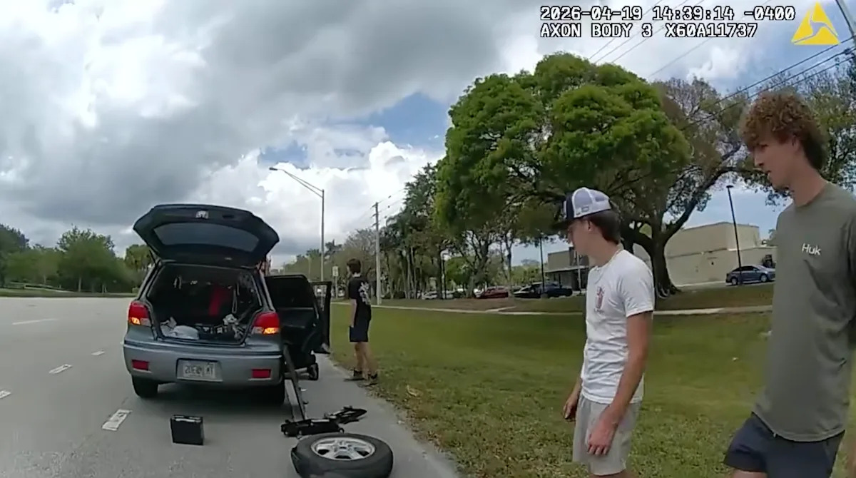 3 Florida teens stopped to help with a flat tire. The driver was having a heart attack.