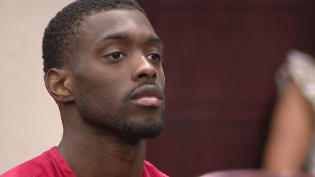 Bond set for NFL player charged in robbery case