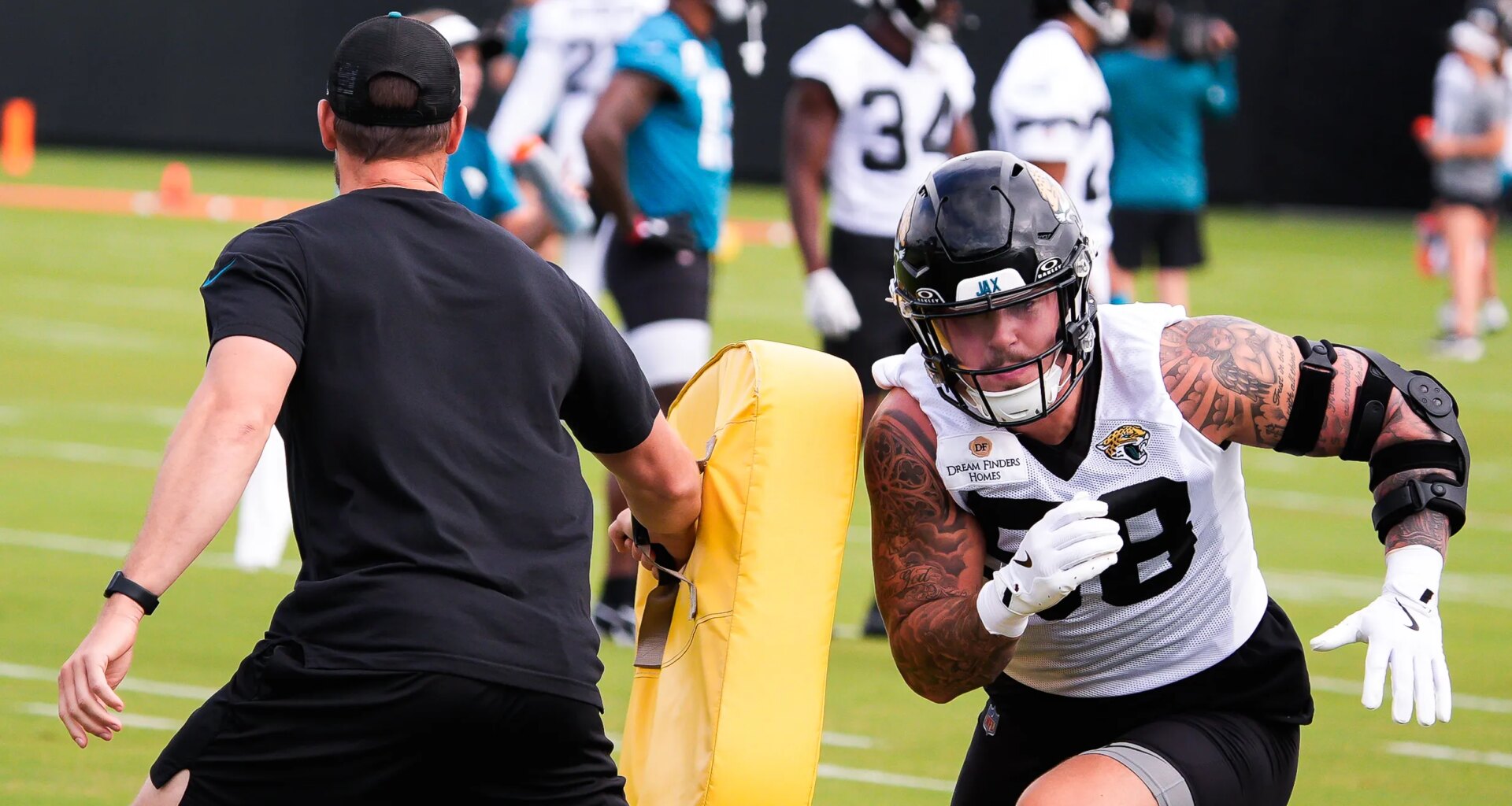 Jaguars 53-man roster: Locks and bubble players at defensive end