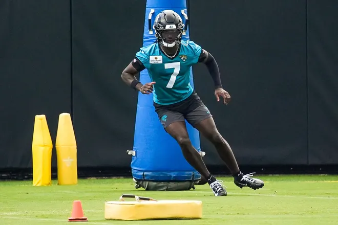 Jacksonville Jaguars wide receiver Brian Thomas Jr. (7) runs a drill during the second day of minicamp at the Miller Electric Center, Wednesday, June 10, 2026, in Jacksonville. [Doug Engle/Florida Times-Union]