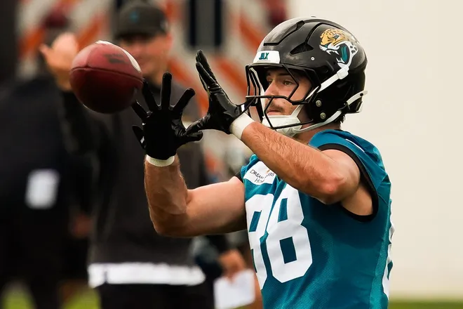 Jacksonville Jaguars tight end Patrick Herbert (88) hauls in a pass during the second day of minicamp at the Miller Electric Center, Wednesday, June 10, 2026, in Jacksonville. [Doug Engle/Florida Times-Union]