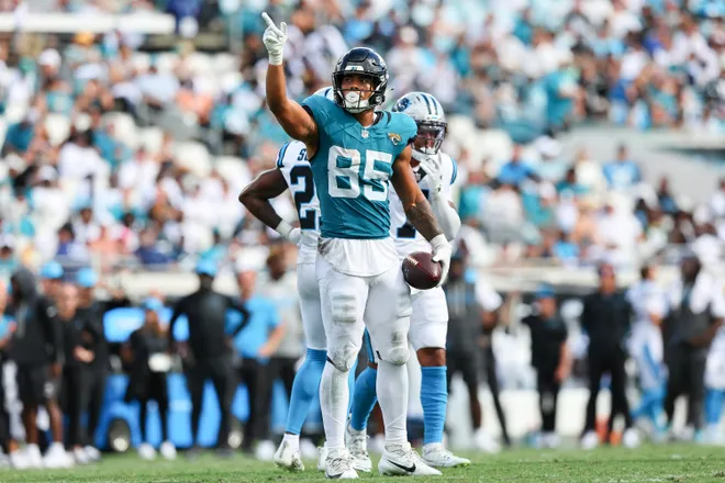 JACKSONVILLE, FLORIDA - SEPTEMBER 07: Brenton Strange #85 of the Jacksonville Jaguars signals a first down during the second half against the Carolina Panthers at EverBank Stadium on September 07, 2025 in Jacksonville, Florida. (Photo by Mike Carlson/Getty Images)