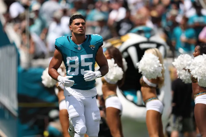 Sep 7, 2025; Jacksonville, Florida, USA; Jacksonville Jaguars tight end Brenton Strange (85) takes the field prior to a game against the Carolina Panthers at EverBank Stadium. Mandatory Credit: Nathan Ray Seebeck-Imagn Images