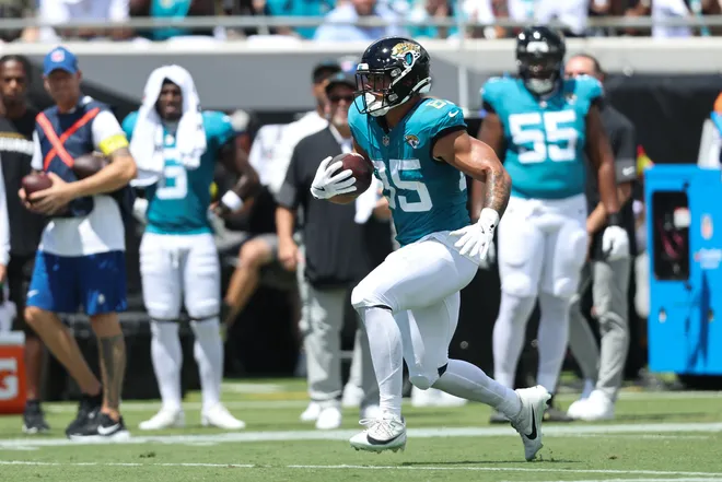 Sep 7, 2025; Jacksonville, Florida, USA; Jacksonville Jaguars tight end Brenton Strange (85) runs after the catch Carolina Panthers during the first half at EverBank Stadium. Mandatory Credit: Morgan Tencza-Imagn Images
