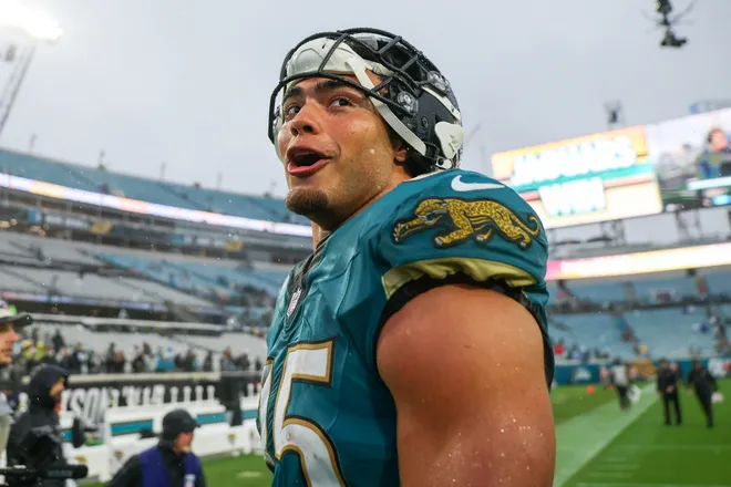 1Dec 7, 2025; Jacksonville, Florida, USA;  Jacksonville Jaguars tight end Brenton Strange (85) leaves the field following a game at EverBank Stadium. Mandatory Credit: Matt Pendleton-Imagn Images