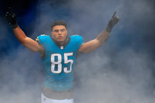Jacksonville Jaguars tight end Brenton Strange (85) runs on the field before an NFL football matchup at EverBank Stadium, Sunday, Jan. 4, 2026, in Jacksonville, Fla. The Jaguars defeated the Titans 41-7, capturing the AFC South title. [Corey Perrine/Florida Times-Union]