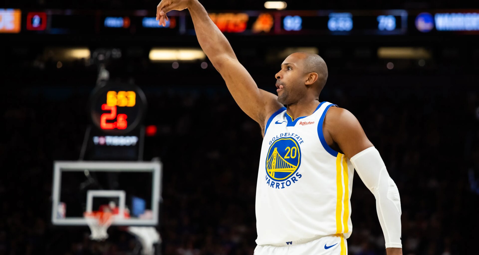 Florida basketball legend Al Horford re-signing with Golden State