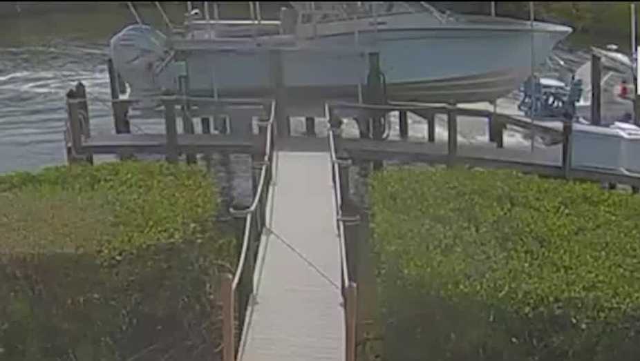 Boat crash into dock and jet ski lift in Cape Coral shocks neighbors