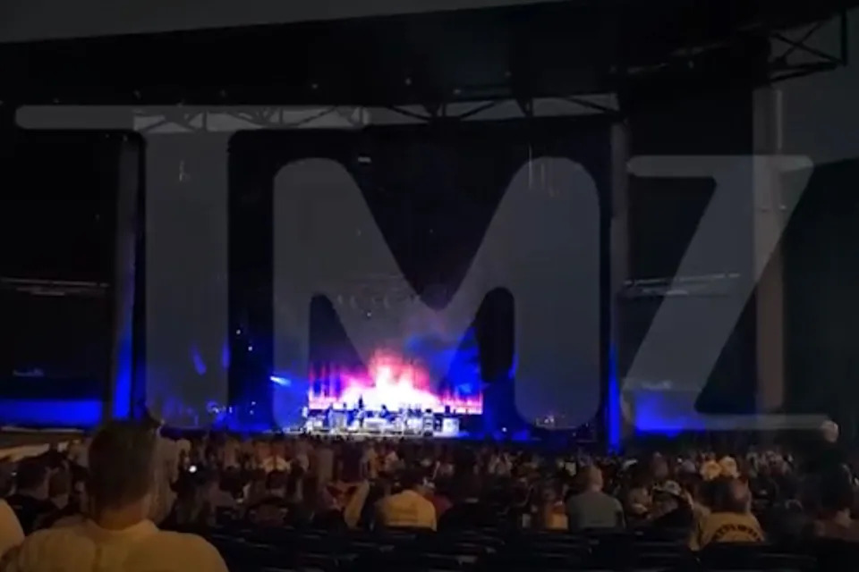Black Crowes singer Chris Robinson was booed after mocking fans for a “USA” chant at a Florida show, then asking what they had to be “so proud of” in America. TMZ