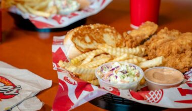 Jacksonville’s first Raising Cane’s hiring 160 workers ahead of July opening