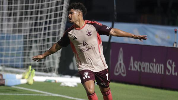 Darren Smith Scores Five as Detroit City Downs Sporting JAX
