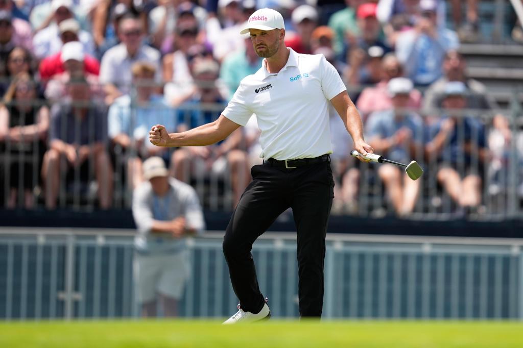 A year after smashing a locker, Wyndham Clark finds himself leading at another US Open – Orlando Sentinel