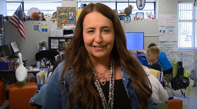 Vanessa Roth's former teacher never knew the impact he had on her until now. (Spectrum News/Ben Boocker)