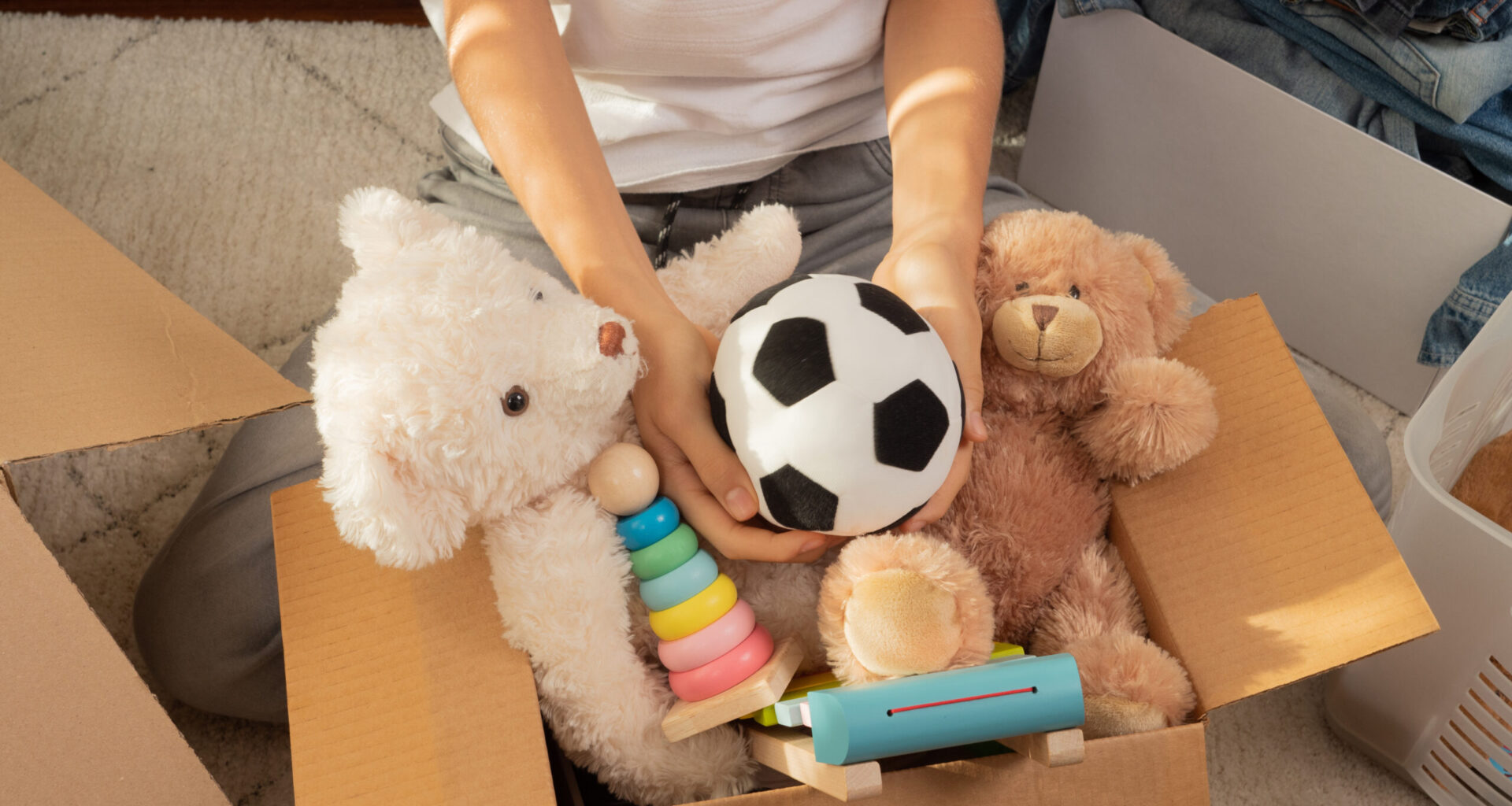 Sanibel Captiva Community Bank hosts toy and clothing drive
