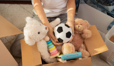 Sanibel Captiva Community Bank hosts toy and clothing drive