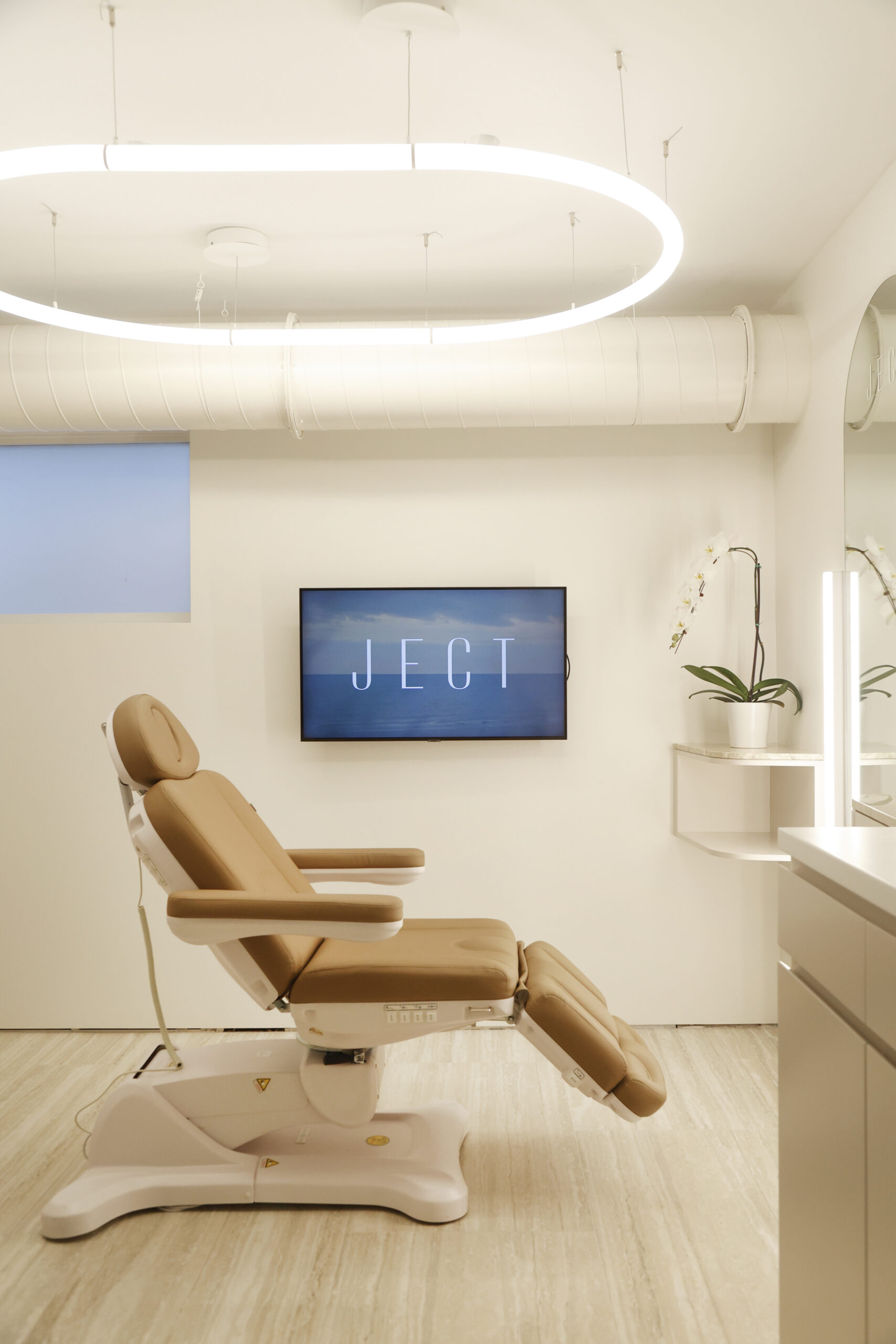 From Glass Skin to Facial Balancing: A Miami Aesthetic Expert on What's Actually Worth It in 2026