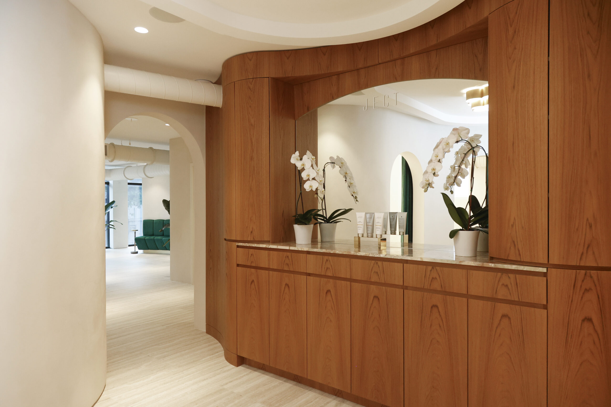 From Glass Skin to Facial Balancing: A Miami Aesthetic Expert on What's Actually Worth It in 2026