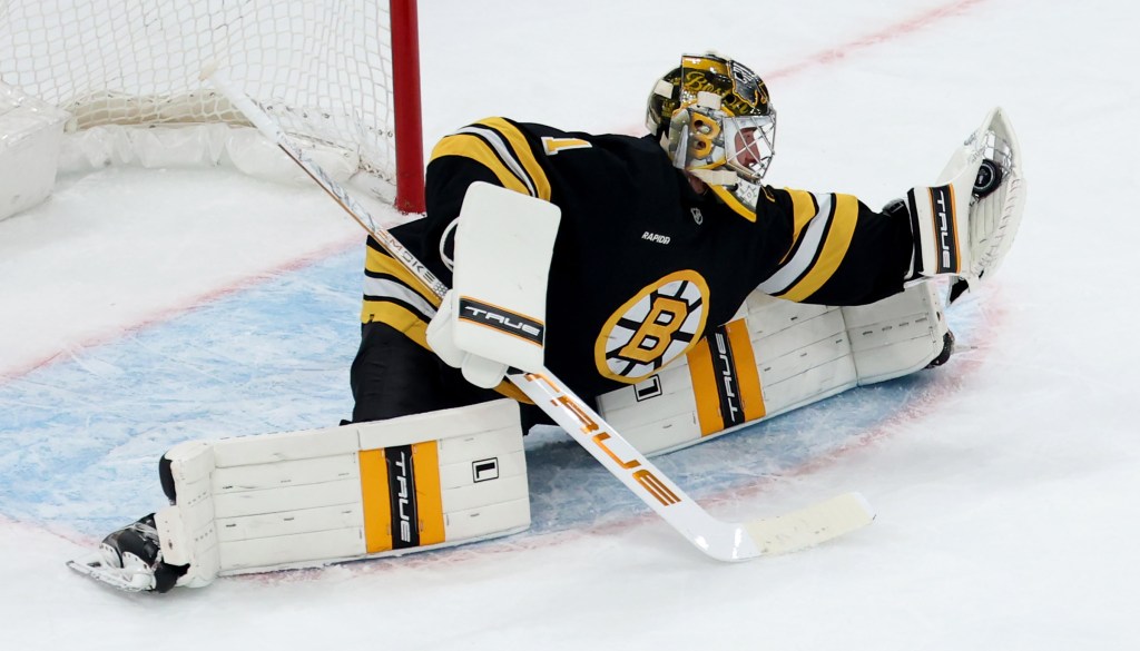 Bruins goalie Jeremy Swayman loses out on Vezina Trophy to Lightning star