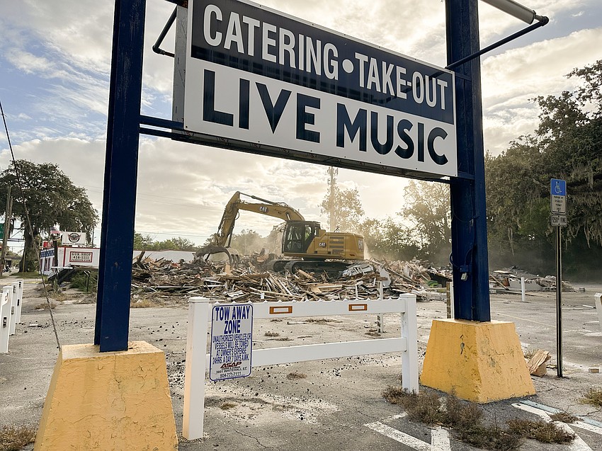 The Beach Road Fish House and Chicken Dinners monument sign was sold and won't be demolished. The Beach Road Fish House and Chicken Dinners monument sign was sold and won't be demolished.