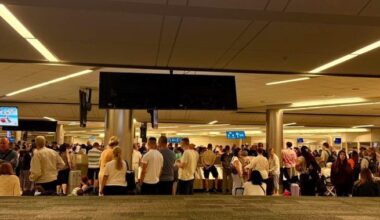 Passenger says hundreds stuck at OIA, told they'd face arrest if they left without baggage