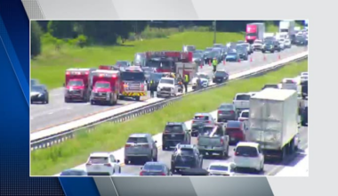 Crash shuts down lanes of I-75 in Sumter County