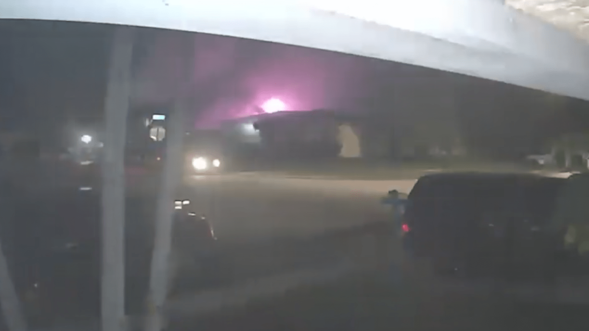Elderly man killed, child hospitalized after house fire in North Lauderdale, fire rescue says – NBC 6 South Florida