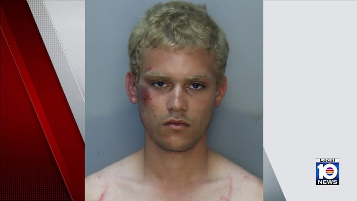 Police officers chase naked man after burglary in Miami Beach