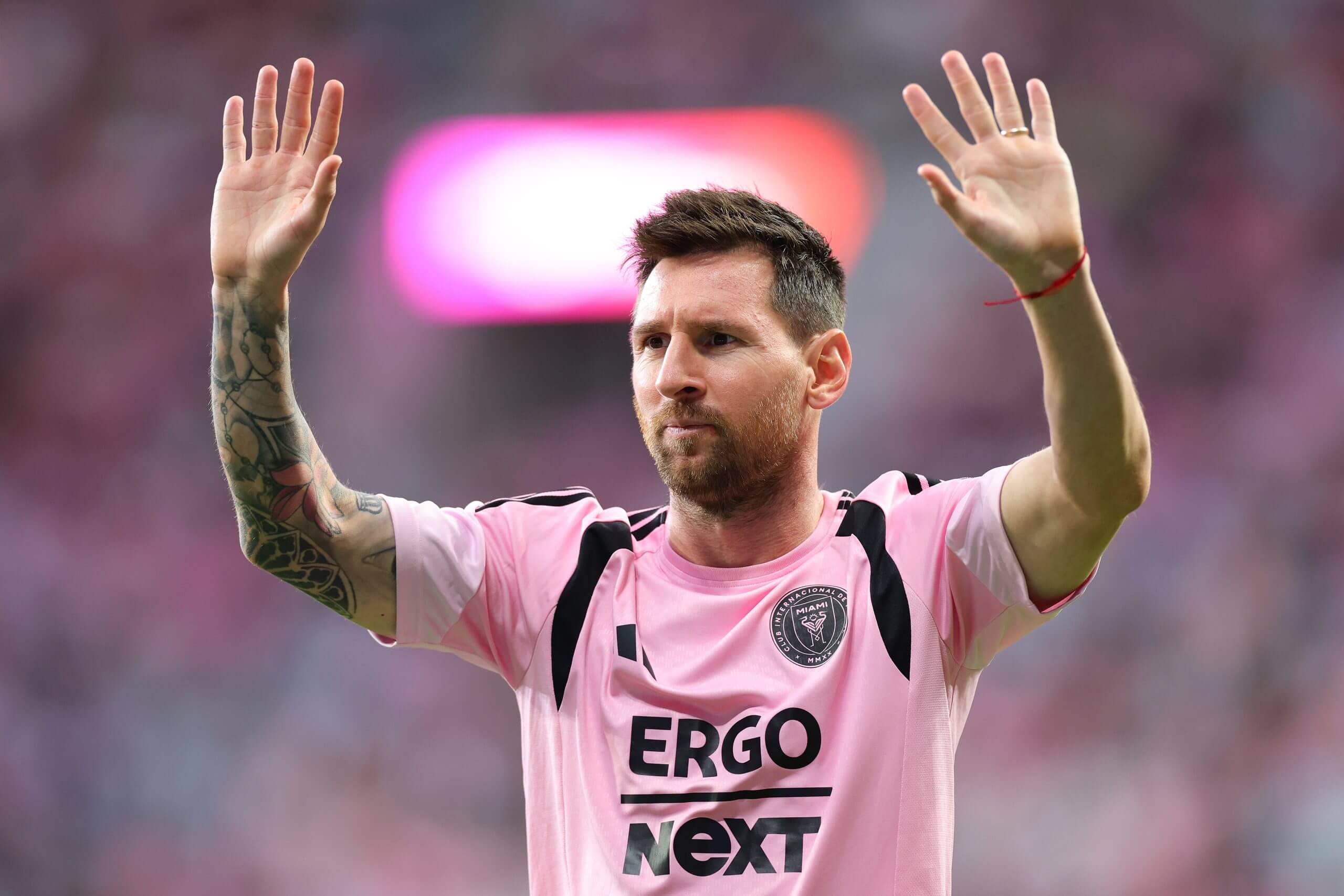 Lionel Messi waves to Inter Miami fans