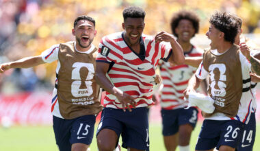 USA beats Australia 2-0, advances to World Cup knockout stage