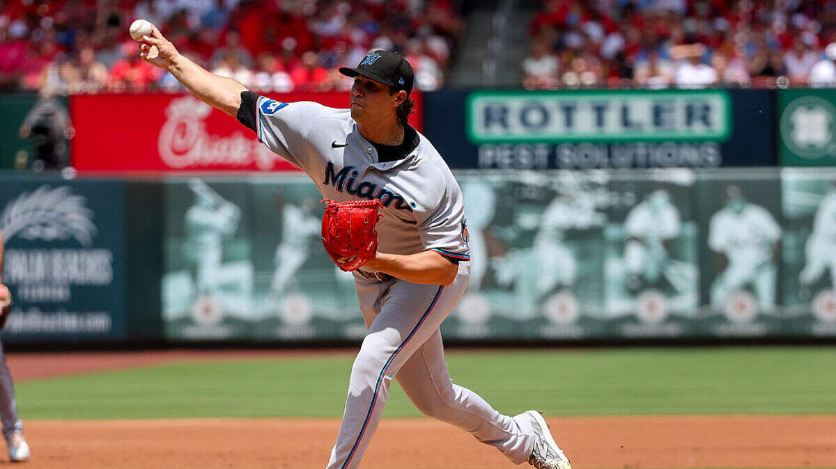 St. Louis avoids sweep with 2-1 win over Miami