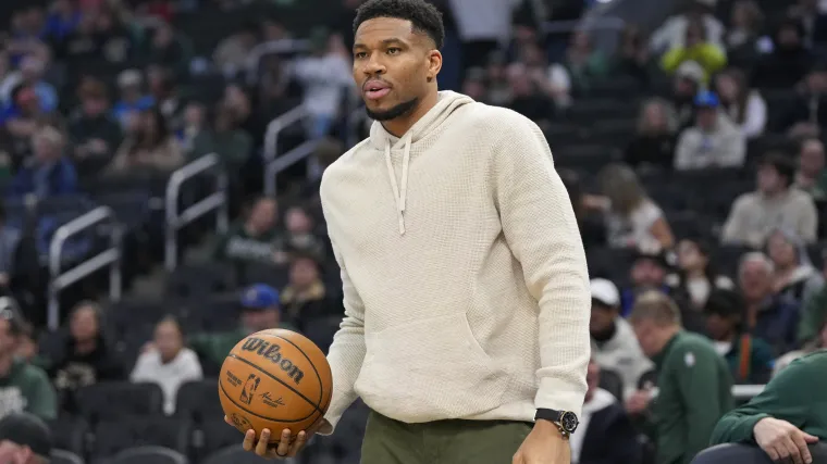 Miami Sports Reporter Believes Celtics' Pursuit Of Giannis Antetokounmpo 'Is Very Real' image