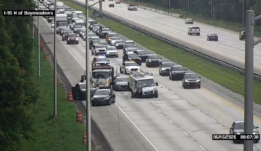 Traffic Alert: Multi-car crash blocking 2 lanes of I-95 North at Baymeadows Road