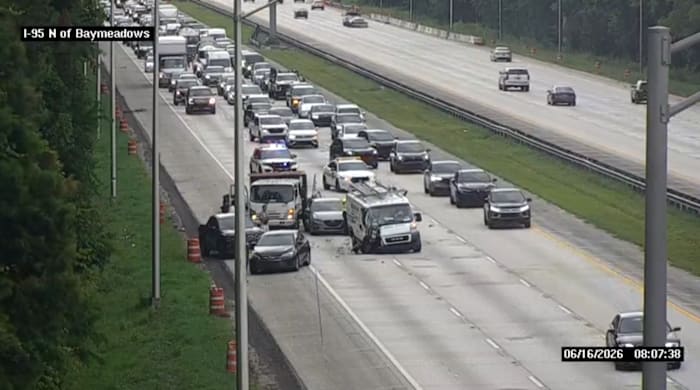 Traffic Alert: Multi-car crash blocking 2 lanes of I-95 North at Baymeadows Road