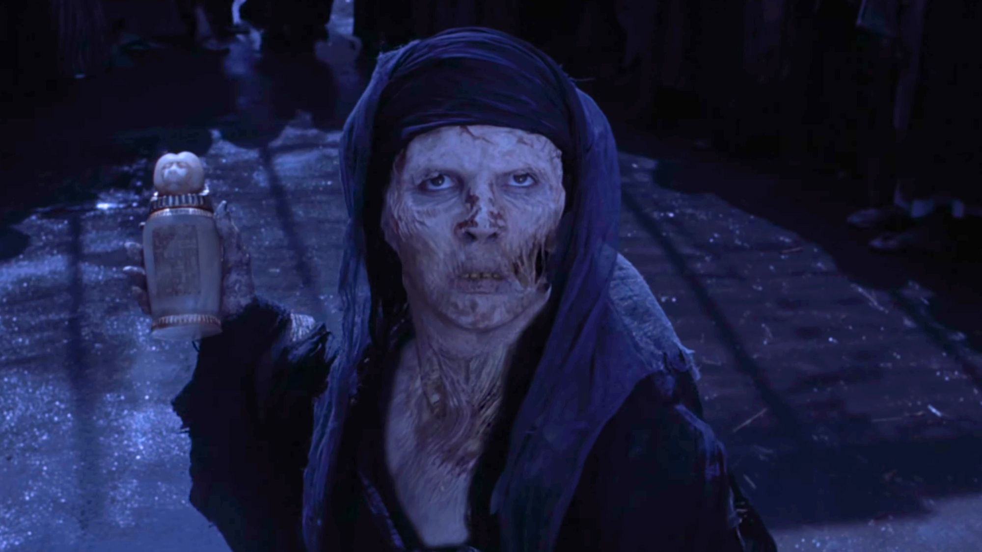 Arnold Vosloo, Brendan Fraser, and Rachel Weisz star in The Mummy (1999).