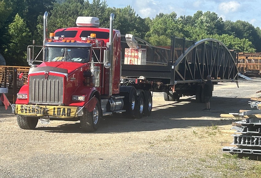 Ward Trail bridge arrives in Windermere