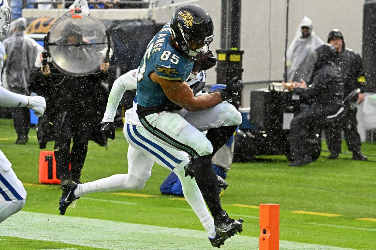Jacksonville Jaguars, TE Brenton Strange agree to $48M extension