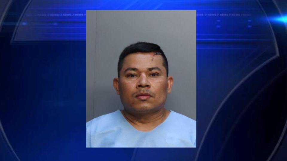 Miami man charged after allegedly attacking security guard with perfume bottle - WSVN 7News | Miami News, Weather, Sports