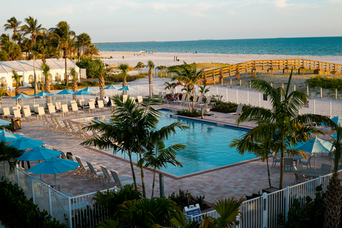 The resort’s pool area is a central gathering place and features Blue for all-day poolside dining and lounge areas. Thoughtfully designed lounge areas, poolside service, shallow wading area for children to enjoy and direct beach access create a seamless transition from poolside relaxation to beachfront adventure.