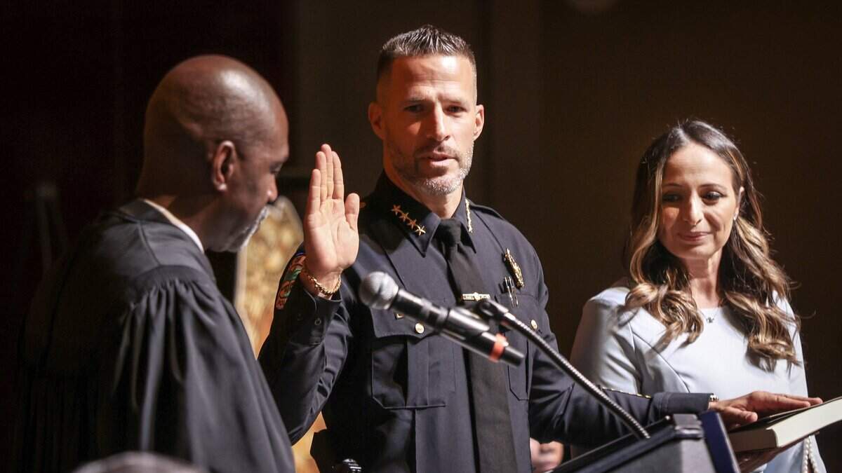 Edwin Lopez sworn in as next city of Miami police chief