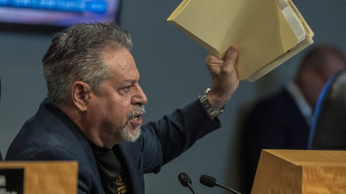 Miami police investigate online threats against commissioner