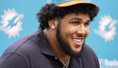 Dolphins sign first round OL Kadyn Proctor to rookie deal