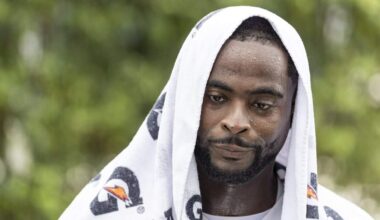 Dolphins remaking OL room, add former UFL safety