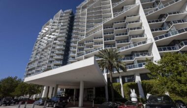 W South Beach to close and lay off hundreds this summer